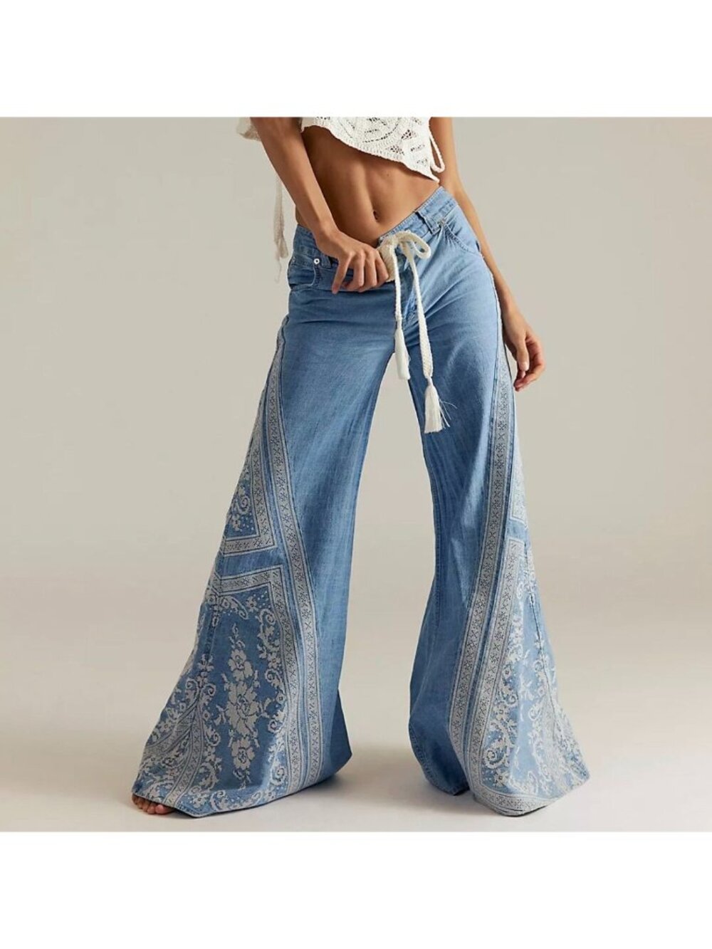 Free People Power Play Embroidered Blue Wide Leg Denim Jeans XS White Floral